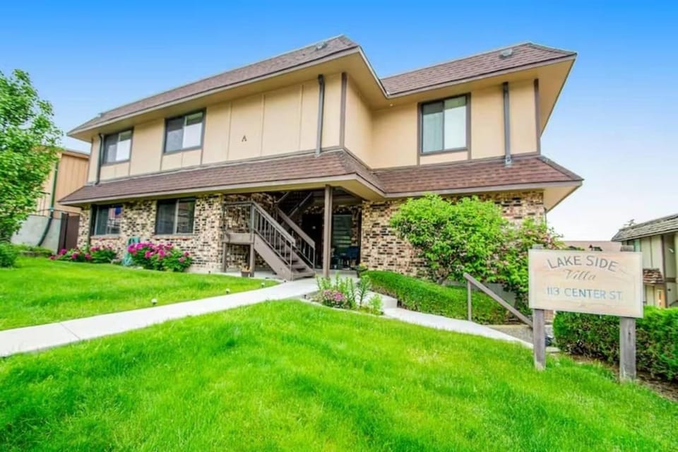 Spacious Family Friendly Townhome at Lakeside Park House in Chelan (In Town)