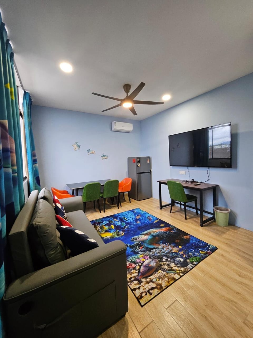 Living room, Dining area