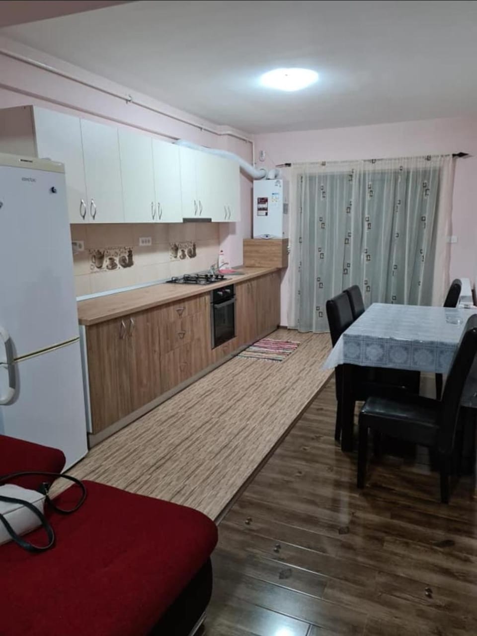 Kitchen or kitchenette, Dining area, oven, stove