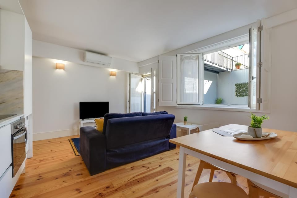 TV and multimedia, Living room, Dining area