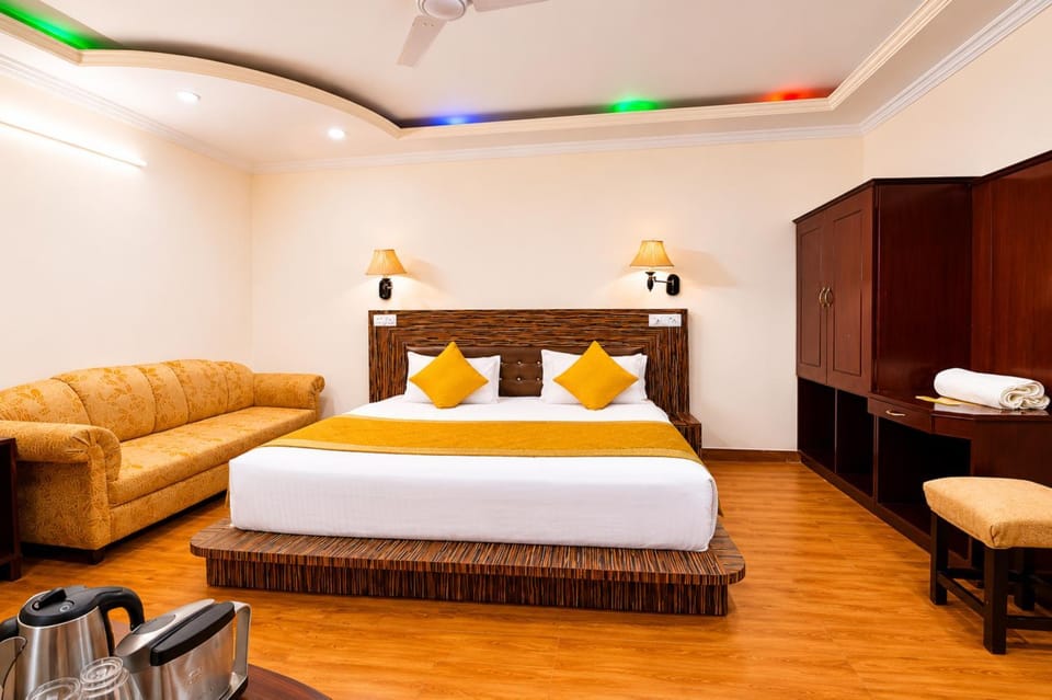 Hotel Moonn Valley Near Naini Lake # Free Wifi And Parking Restaurant Facilities # Best Vacation Stay with Family Hotel in Uttarakhand
