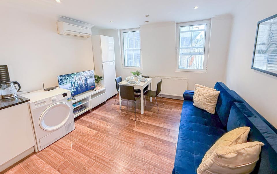 Property building, TV and multimedia, View (from property/room), Kitchen or kitchenette, Living room, Decorative detail, Seating area, Dining area, Evening entertainment, heating, storage, washing machine, dryer, kitchen, air conditioner