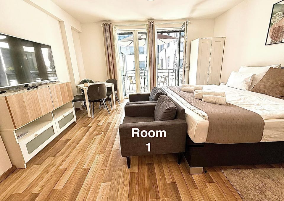 TV and multimedia, Balcony/Terrace, wardrobe, air conditioner