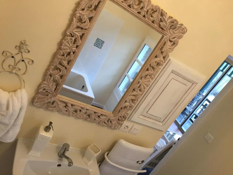 Toilet, Bathroom, Bath