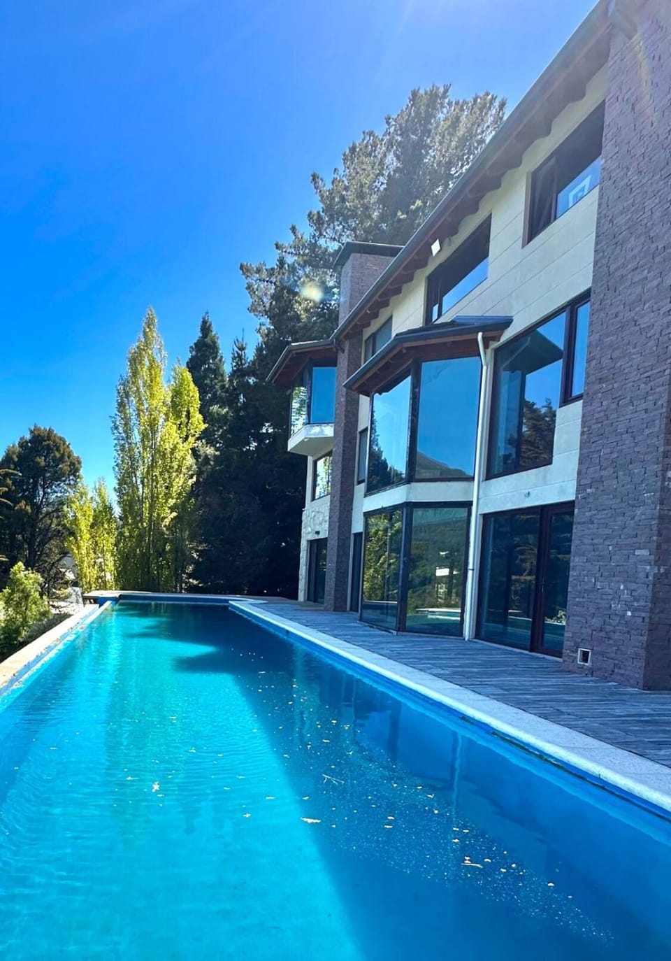 Luxury House with Private Beach and Pool Villa in San Carlos Bariloche