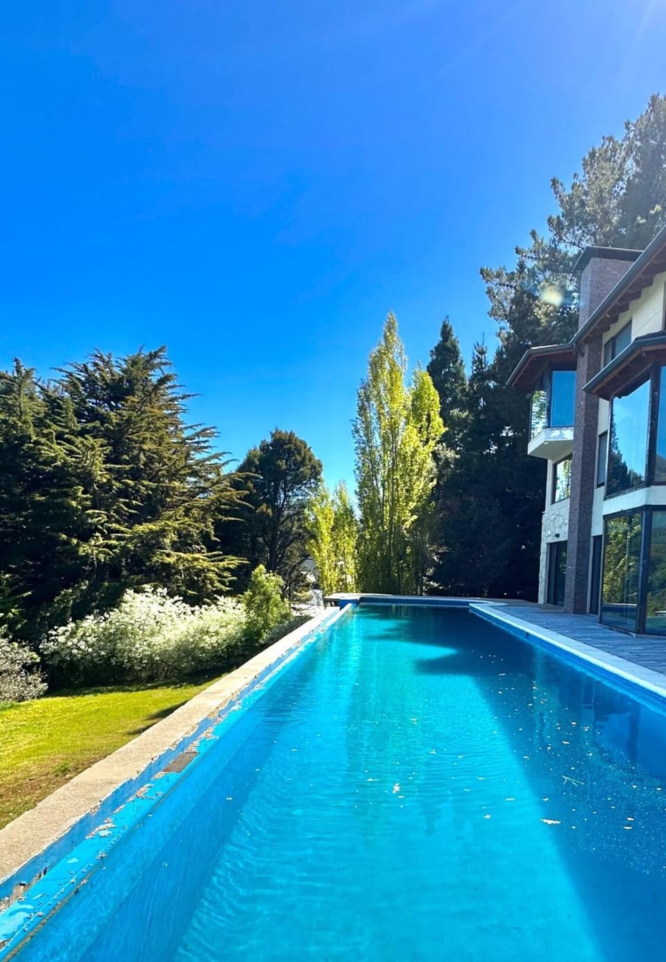 Luxury House with Private Beach and Pool Villa in San Carlos Bariloche