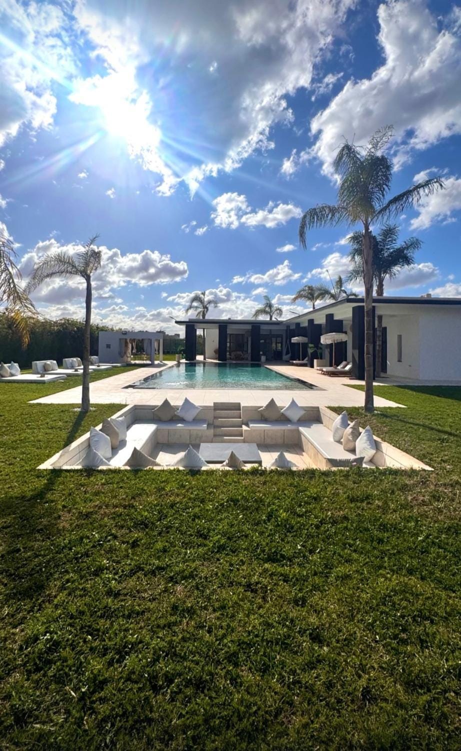 Property building, Day, Garden, Garden view