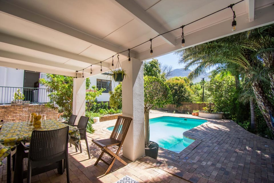 Property building, Patio, Garden, View (from property/room), Balcony/Terrace, Dining area, Garden view, Pool view, Swimming pool, Breakfast, sunbed