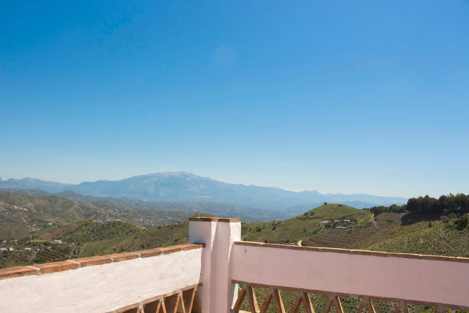 Nearby landmark, Natural landscape, View (from property/room), Balcony/Terrace, Mountain view