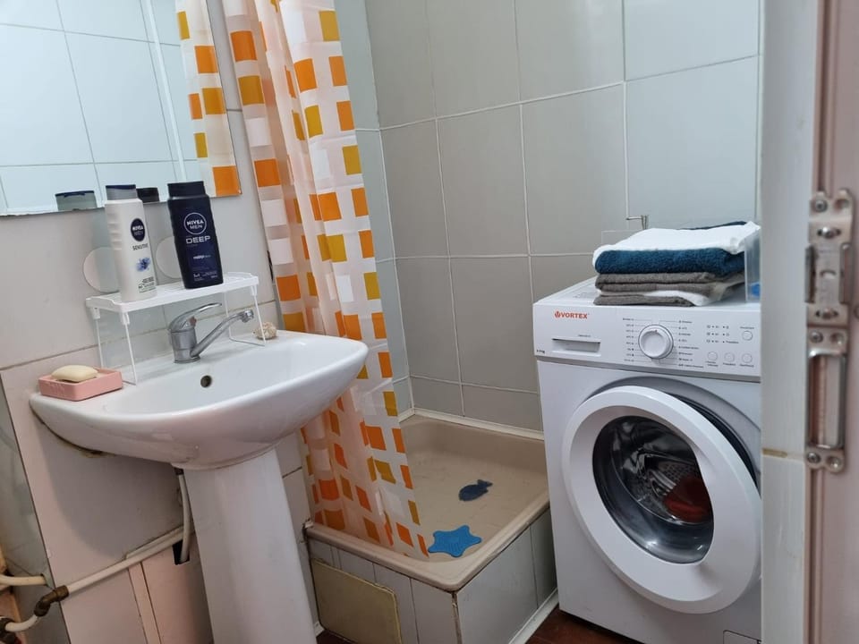 Bathroom, washing machine