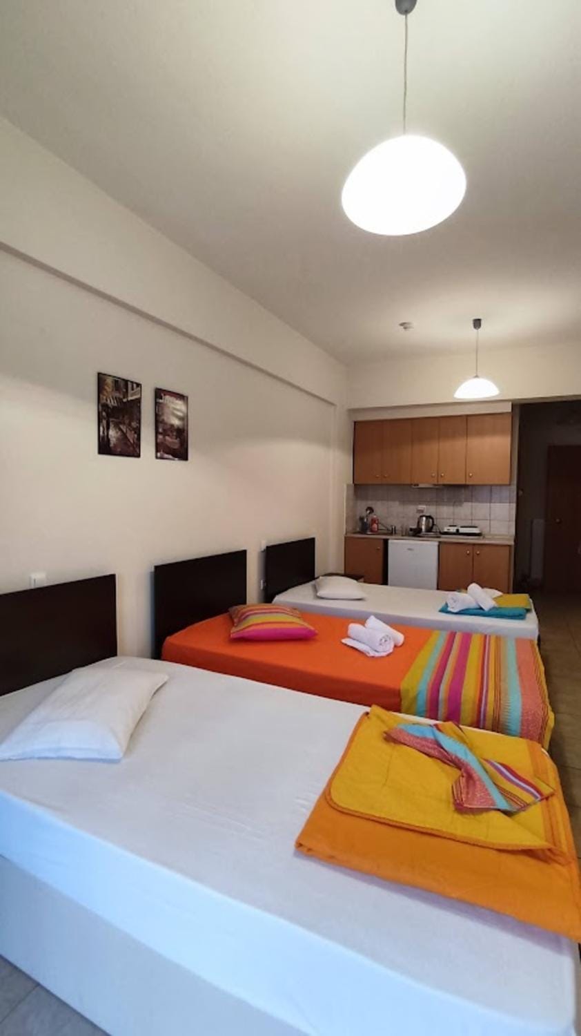 Kitchen or kitchenette, Bedroom