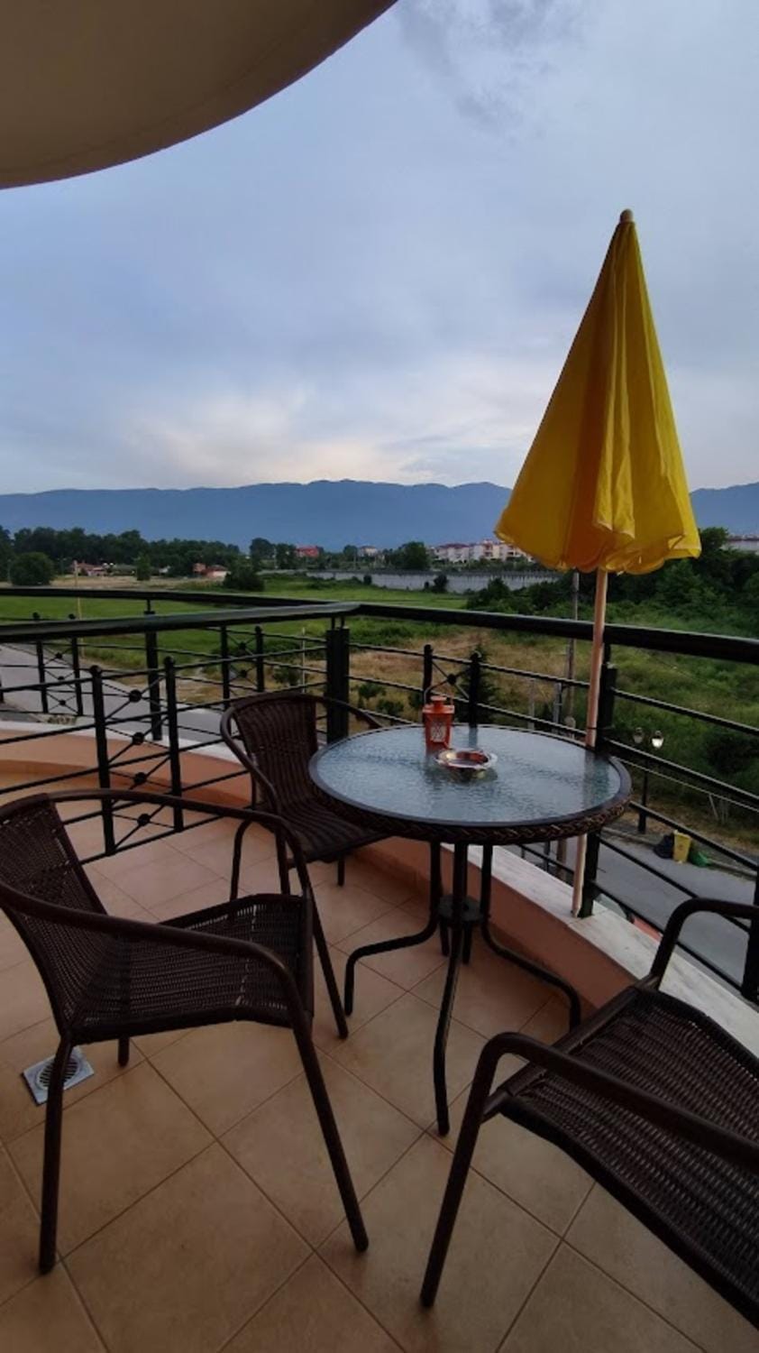 Balcony/Terrace, Mountain view