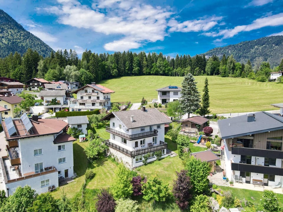 Property building, Spring