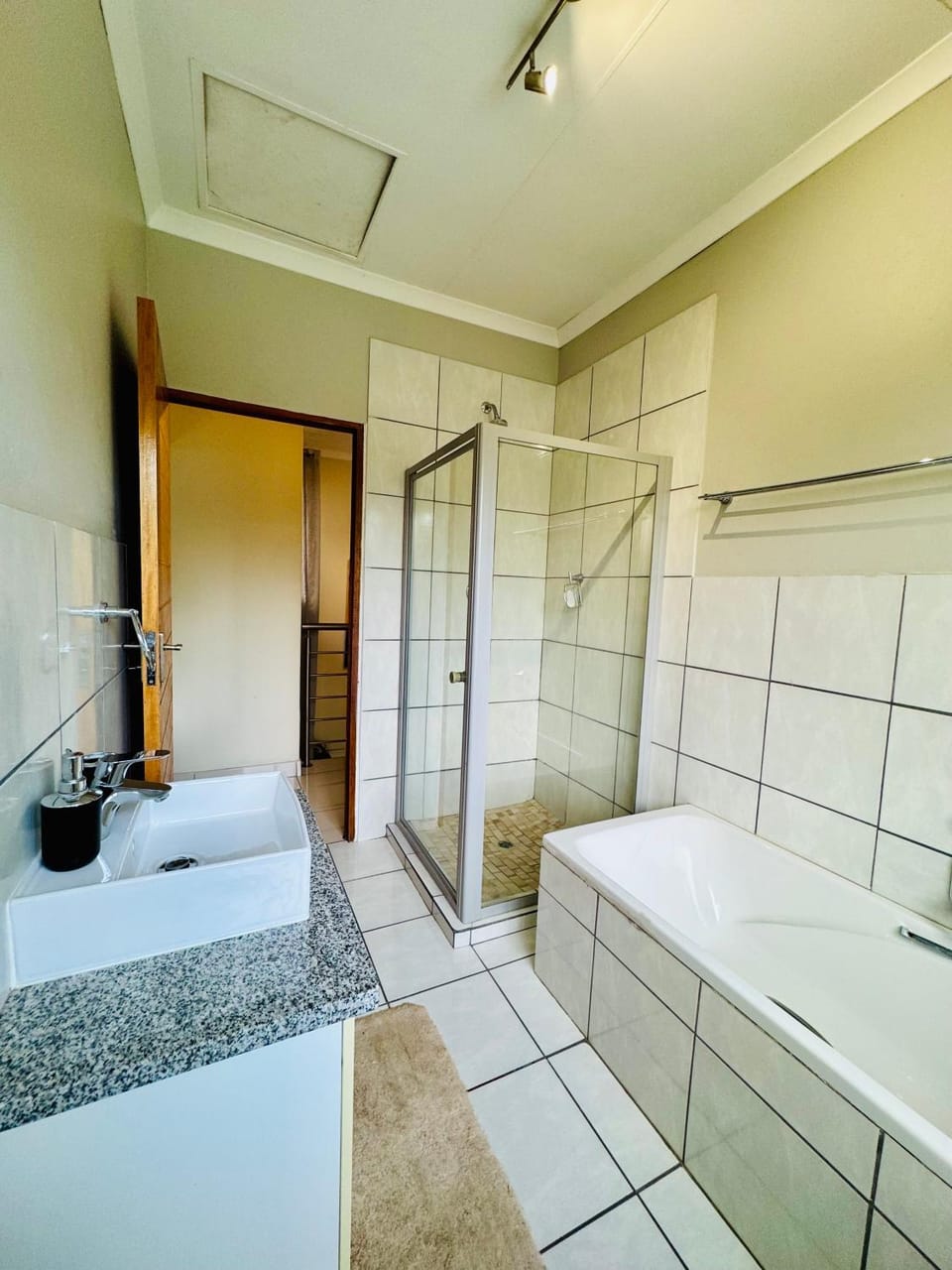 Gem in the heart of sandton House in Sandton