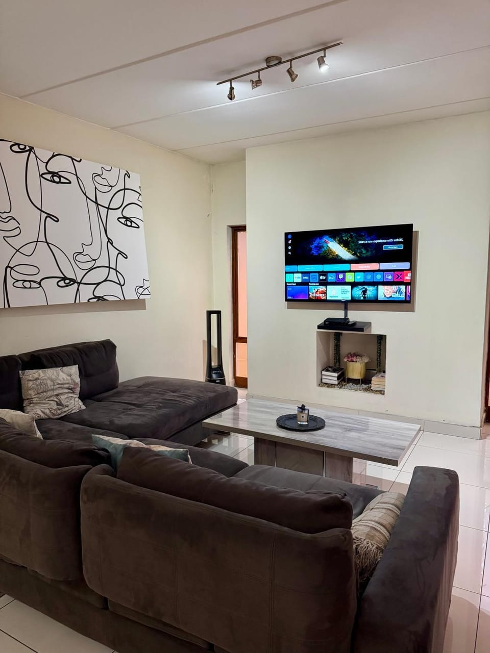 Gem in the heart of sandton House in Sandton