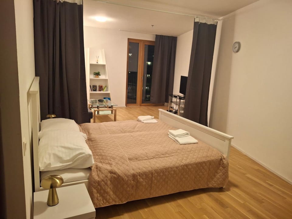 Stylisch Vienna Apartment -2 Terraces by Haupbahnhof Apartment in Vienna