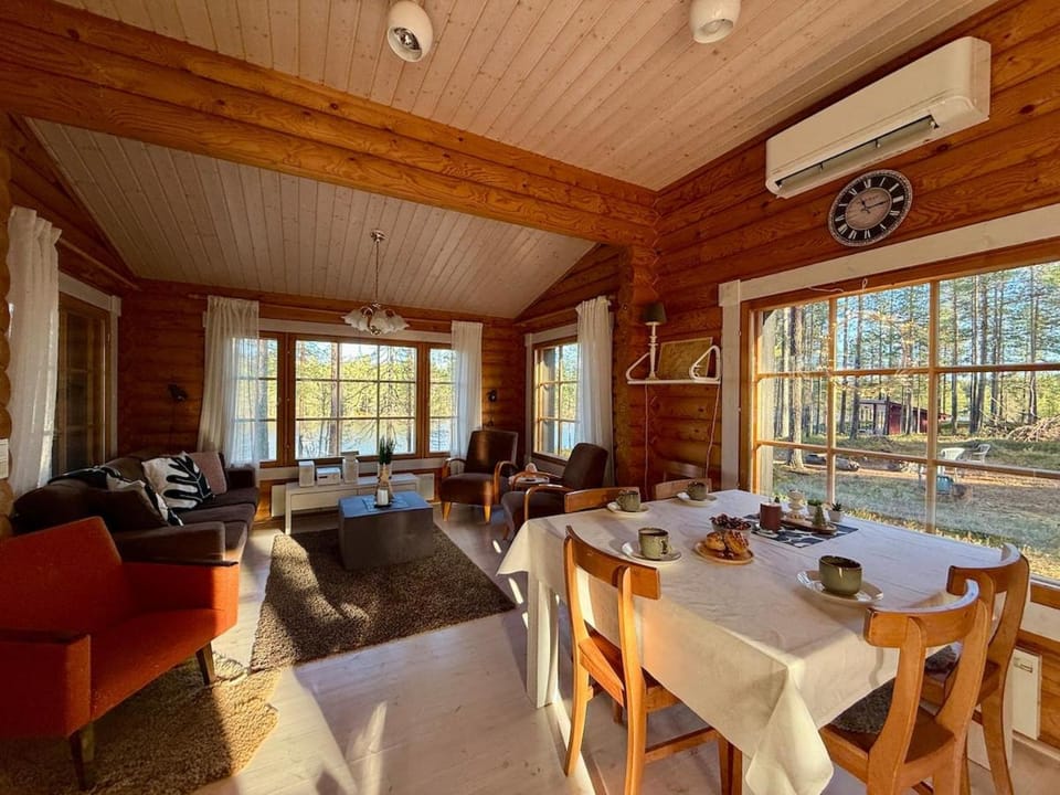 Kantolammen mökki,puusauna wifi ja palju-extra Chalet in Lapland