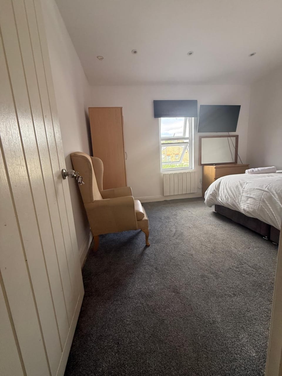 Bel Palace Bed and Breakfast in Croydon