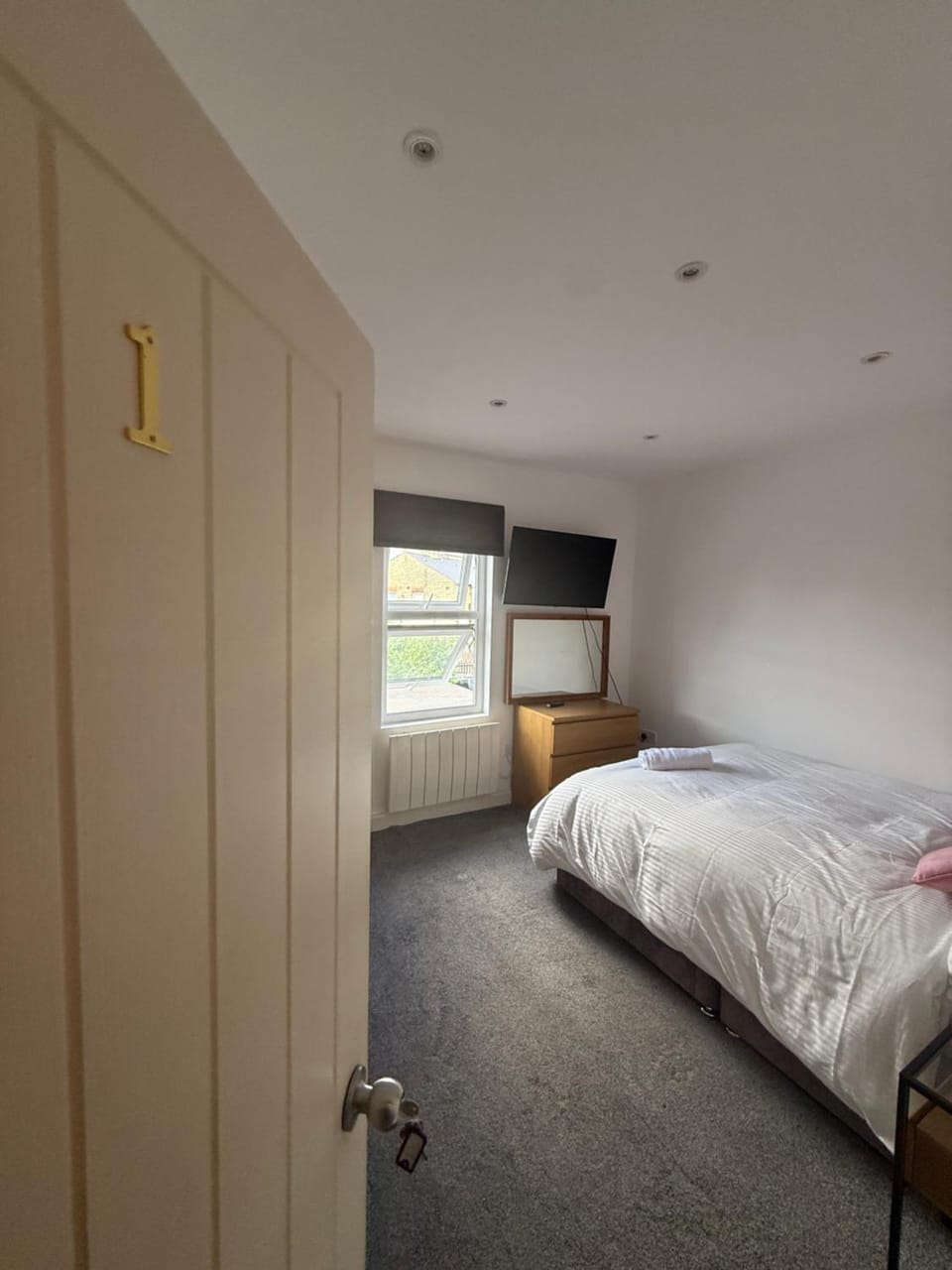 Bel Palace Bed and Breakfast in Croydon