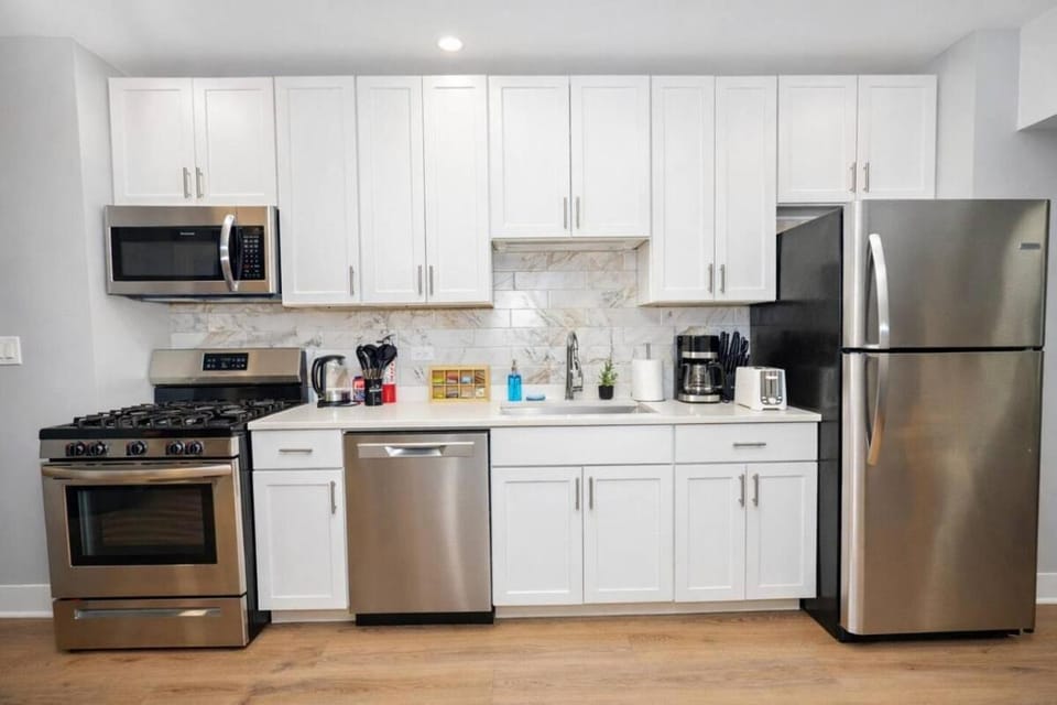 Modern 3BR Chicago Downtown Apartment Near Loyola University & Lakefront Apartment in Chicago