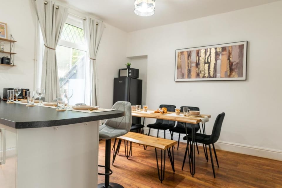By the beach & 10 minutes from Swansea city centre House in The Mumbles