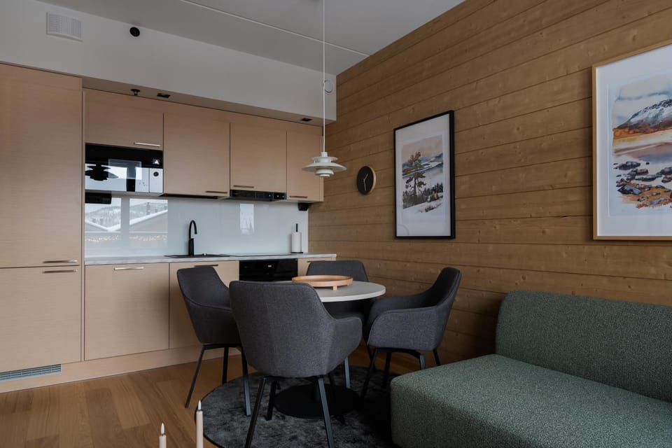 Coffee/tea facilities, Dining area, dishwasher, heating, internet, microwave, oven, toaster, kitchen