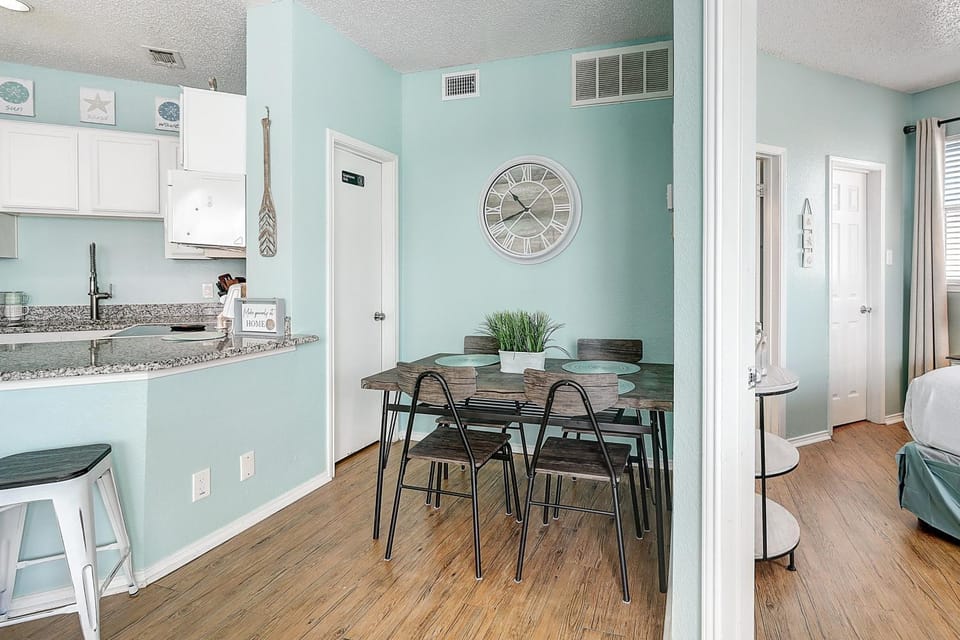Beach Club - Turtle Ranch Apartment in North Padre Island