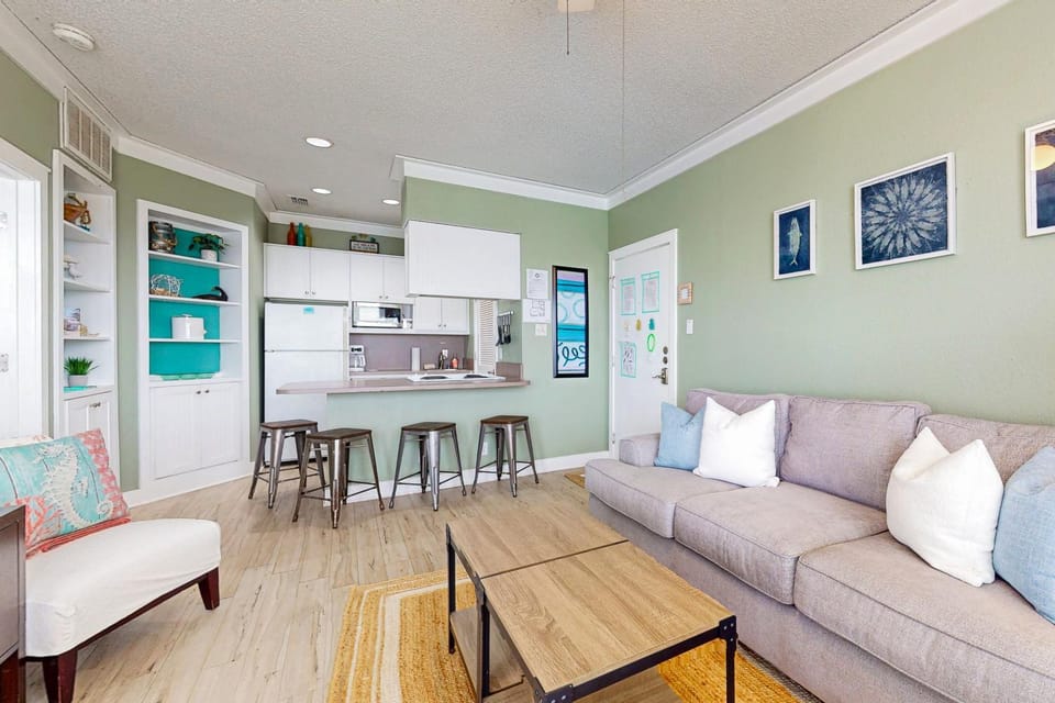 Beach Club - Resting Beach Face Apartment in North Padre Island