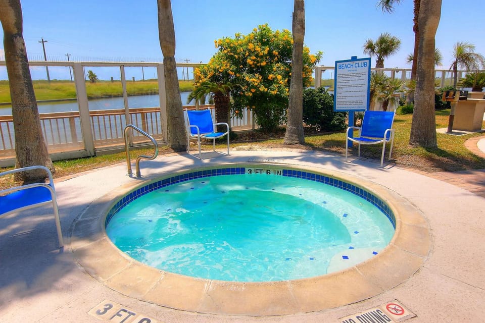 Beach Club 155 Apartment in North Padre Island