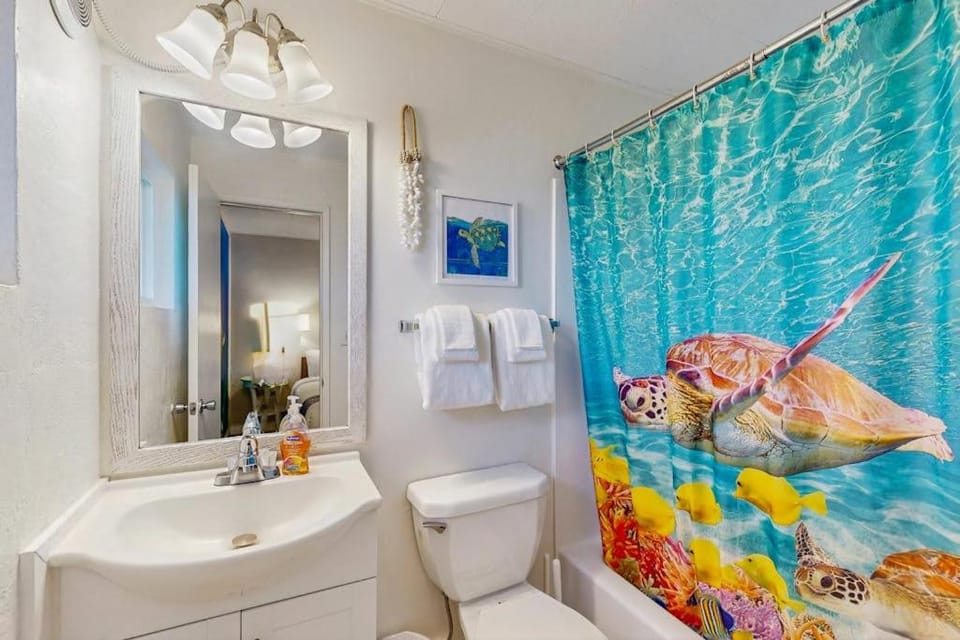 Lamplighter Inn - 115 Turtle Bay House in Oregon