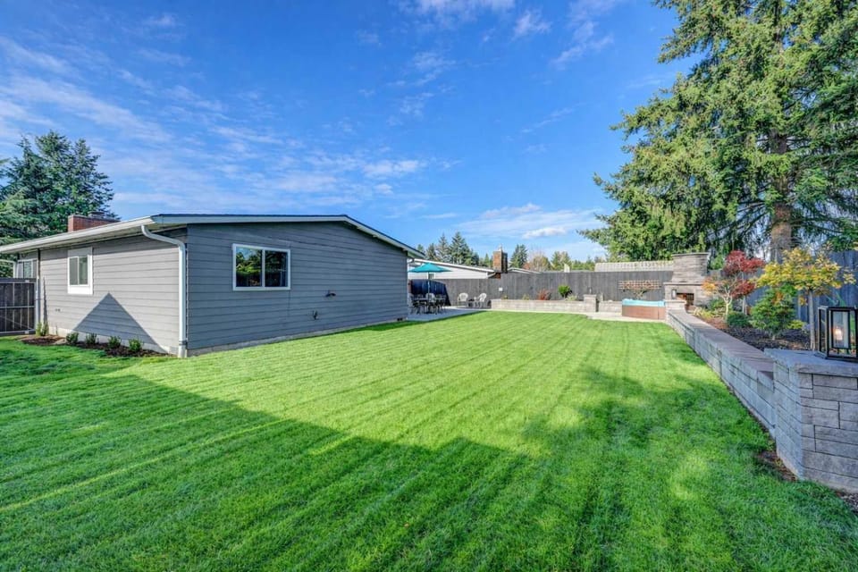 Renton Oasis - Relaxing 3BR Home with Great Outdoor House in Cascade-Fairwood