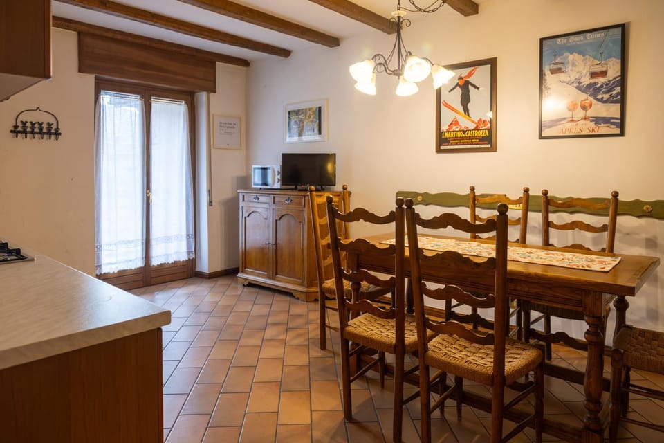 Kitchen or kitchenette, kitchen