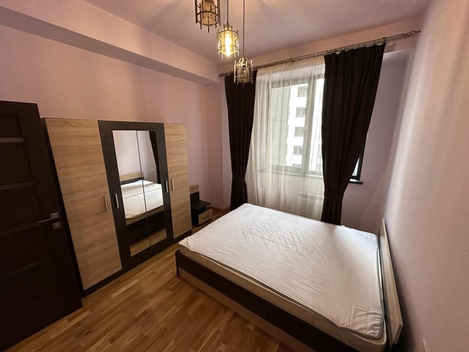Spacious Apartment on Northern Avenue, Middle of City Center Apartment in Yerevan