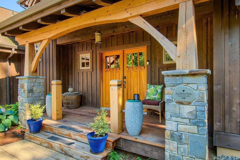 Maple Hill Lodge House in Washington