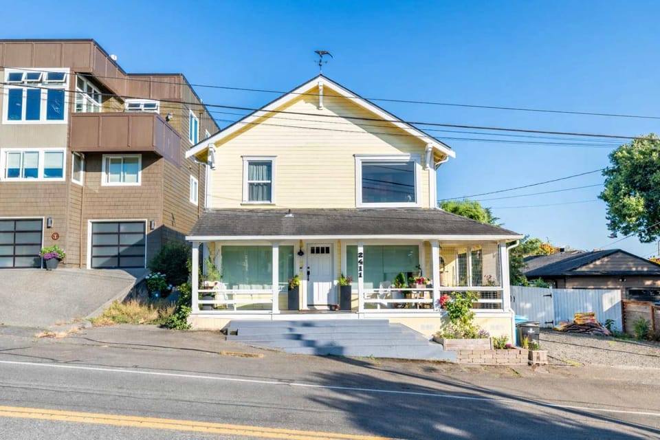 Orca Haven - 2BR with Scenic Views in Richmond Beach Apartment in Shoreline