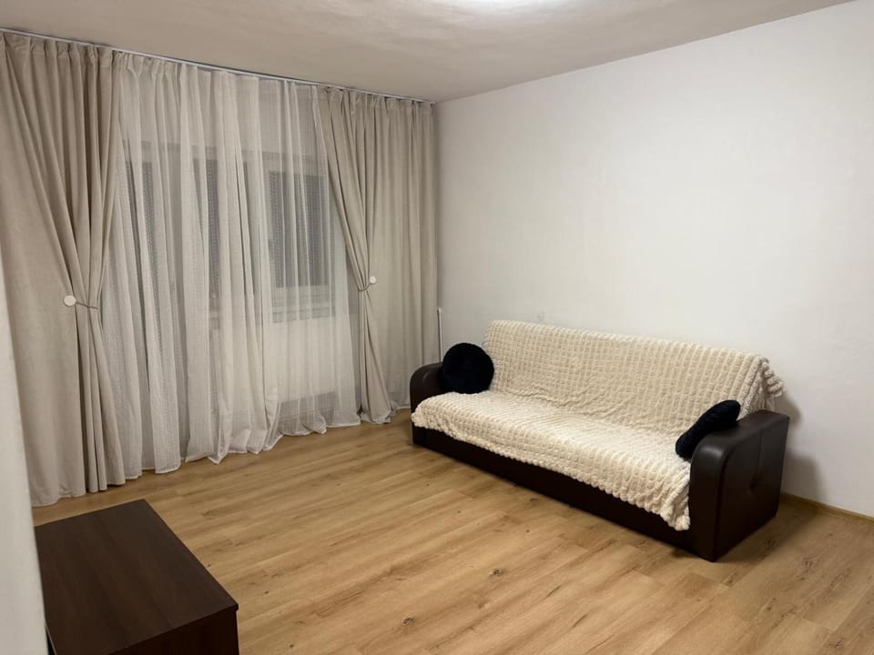 Living room, Photo of the whole room, Seating area