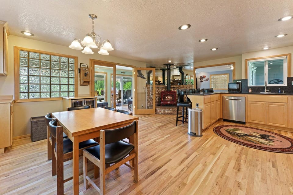Otter Run House in Oregon