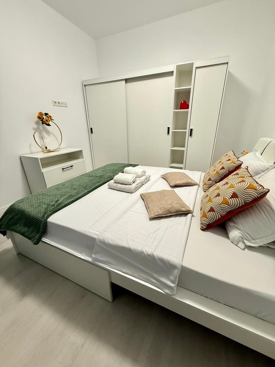 towels, wardrobe