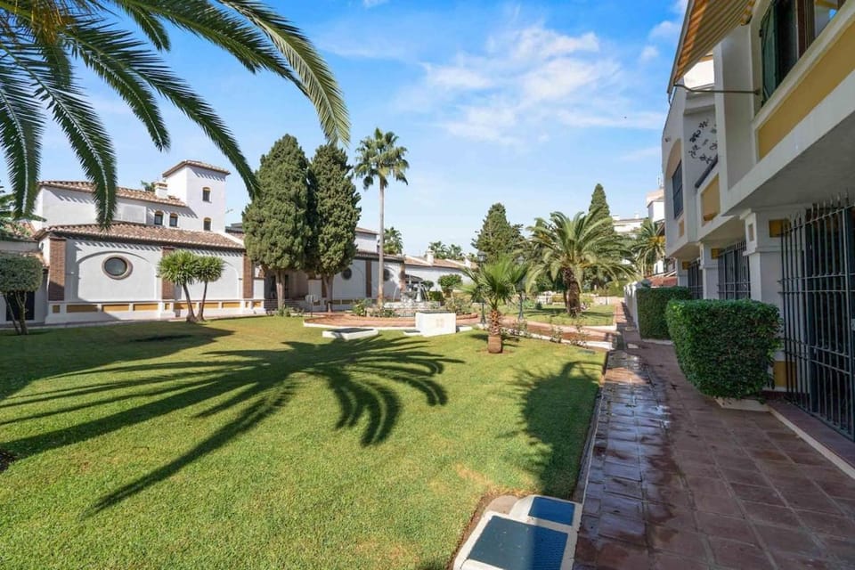 Large and centrally located apartment in Puebla Lucia Apartment in Fuengirola