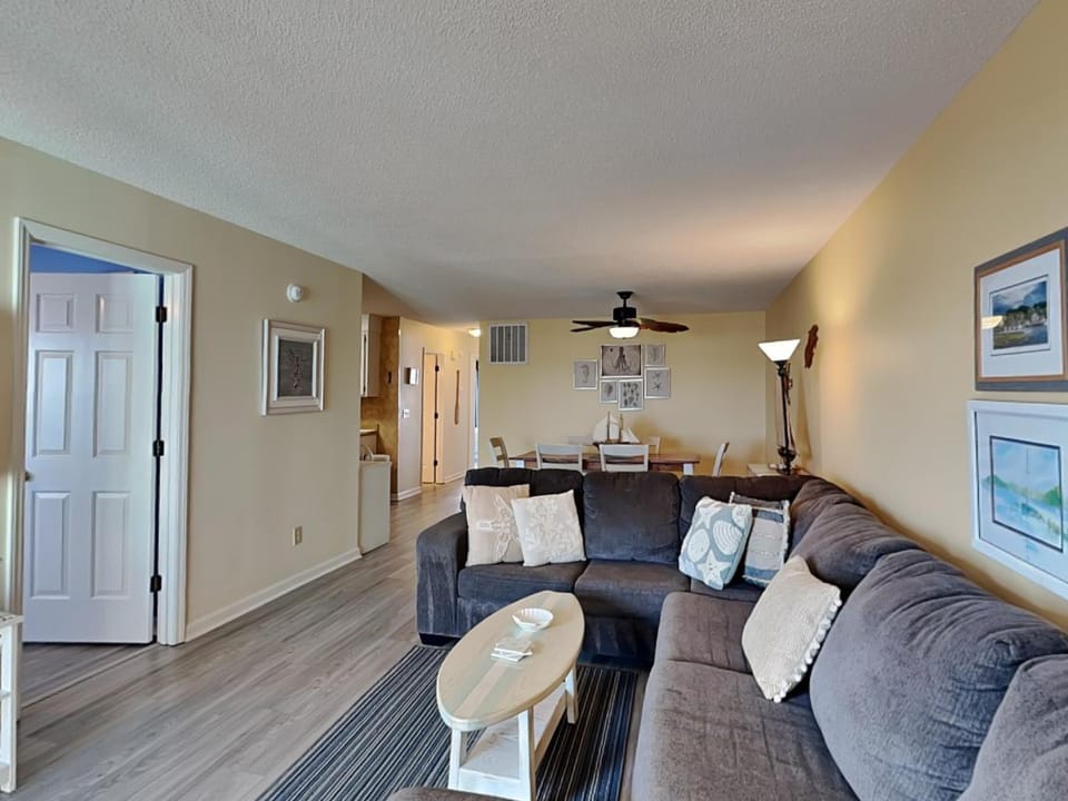 Winds V1 #3B - My Top Paradise Apartment in Carolina Beach