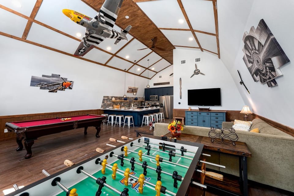 Game Room, Living room