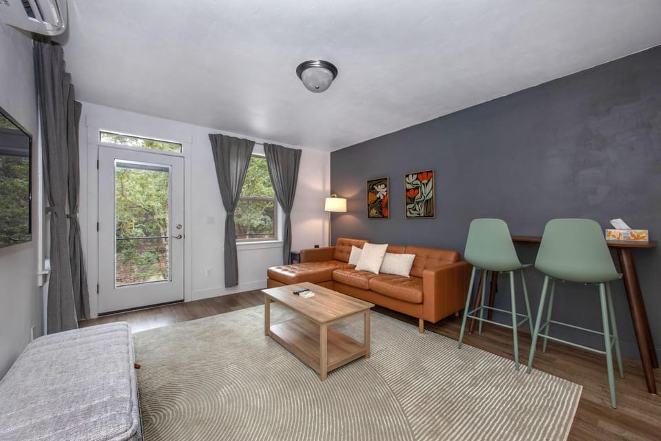 Evergreen Retreat B 30 Night Minimum Apartment in White Salmon
