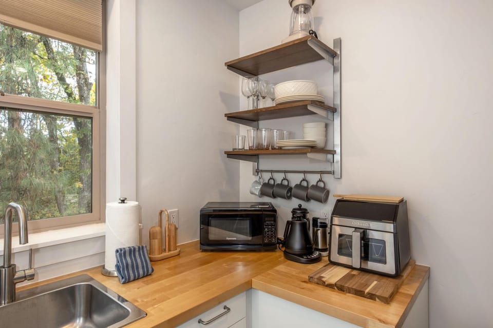 Evergreen Retreat B 30 Night Minimum Apartment in White Salmon