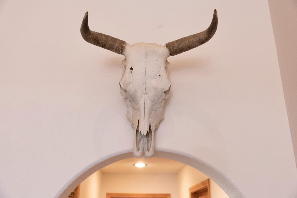 View On the Rocks Scenic Mountain Oasis with Hot Tub, Fire Pit and Game Room House in Big Bear