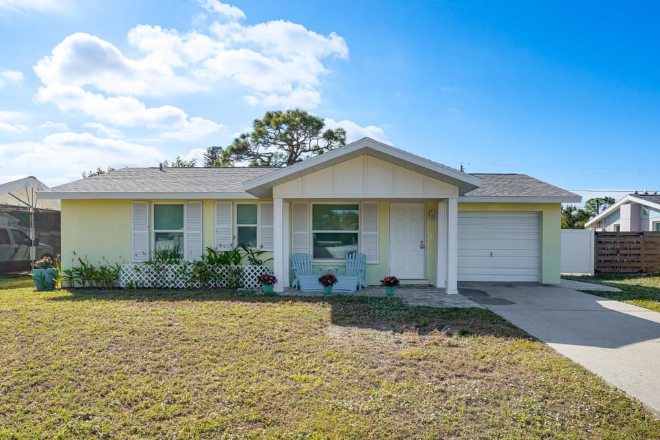 2 Mi to Beach! Snowbird Haven w/ Pool in Venice House in Venice