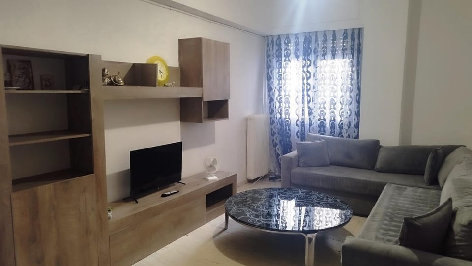 Communal lounge/ TV room, TV and multimedia, Living room, Seating area, Evening entertainment