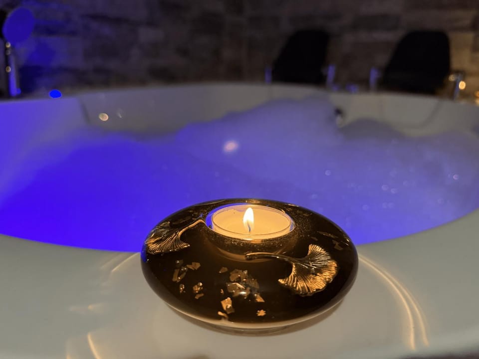 Hot Tub, Hot Tub, Spa and wellness centre/facilities