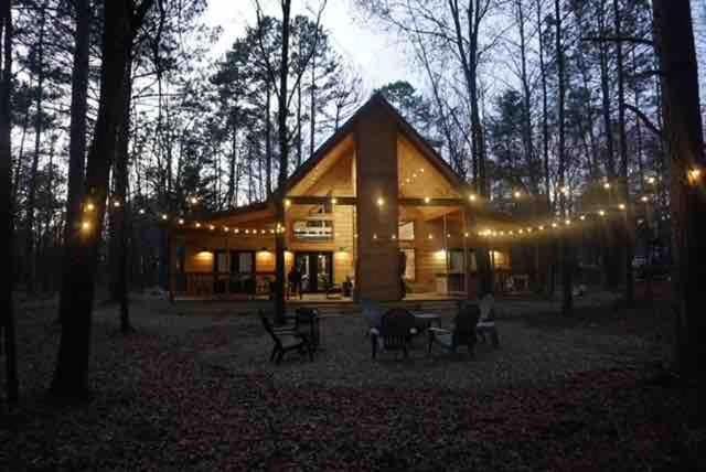 The Stunning Shady Creek Cabin Cabin in Broken Bow