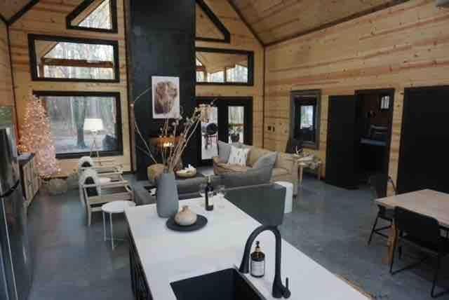 The Stunning Shady Creek Cabin Cabin in Broken Bow
