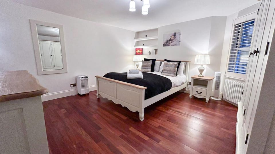 Bed, Photo of the whole room, Decorative detail, Bedroom, flat iron, hair dryier, heating, storage, wardrobe